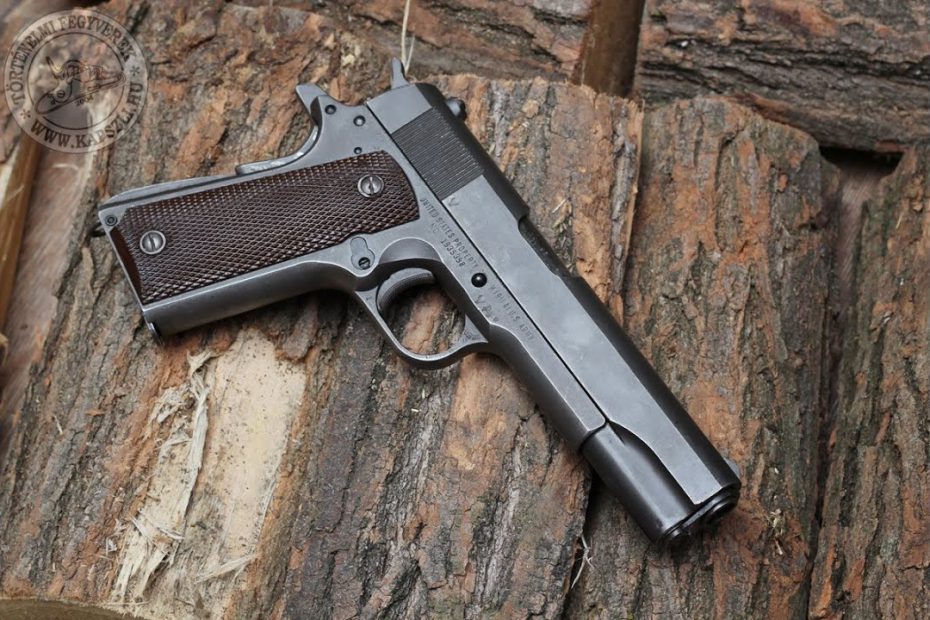 Shooting the World War II Colt 1911A1 45ACP pistol