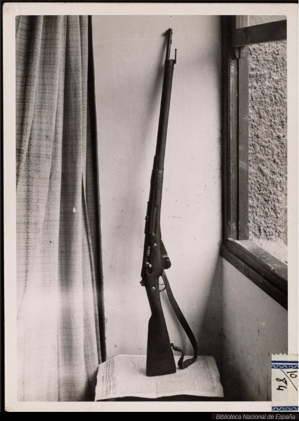 A captured Berthier Mle. 07/15-M16